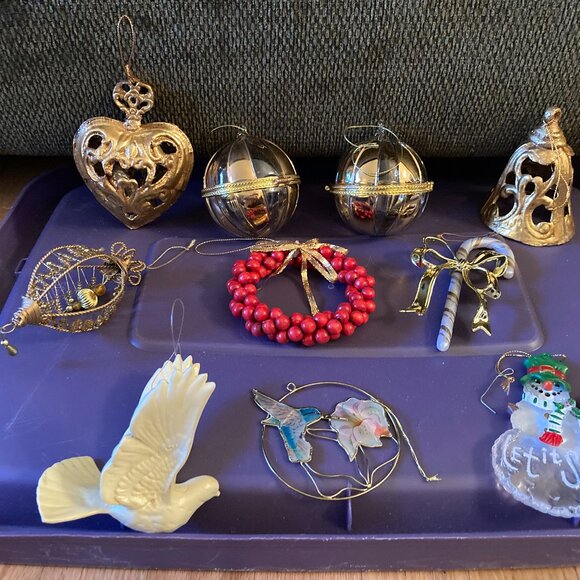 Beautiful Xmas Ornaments & Iciciles - Picture 5 of 5